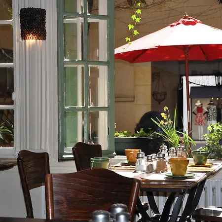 Le Vieux Carre Hotel