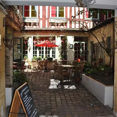 Le Vieux Carre Отель