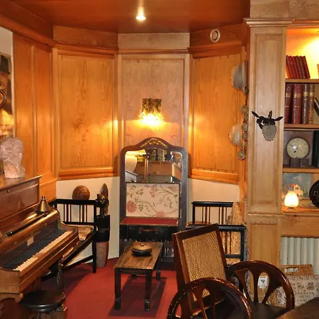 Le Vieux Carre Hotel 2*