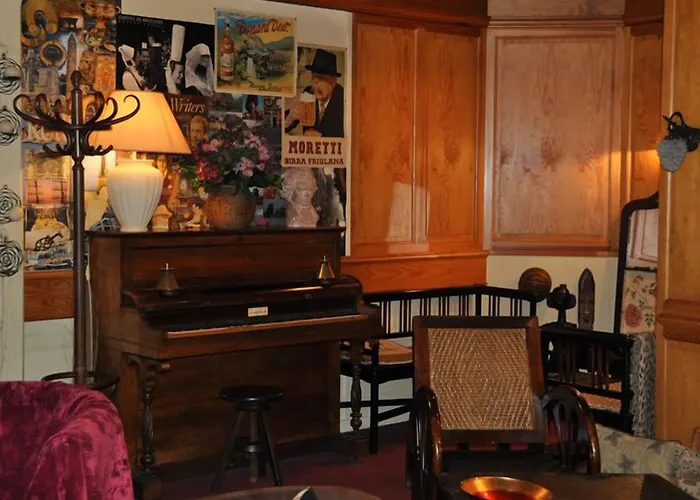 Otel Le Vieux Carre 2*